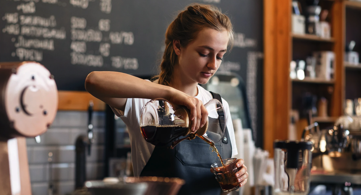 Barista Eğitimi: Kahve Sanatında Uzmanlaşmanın Anahtarı
